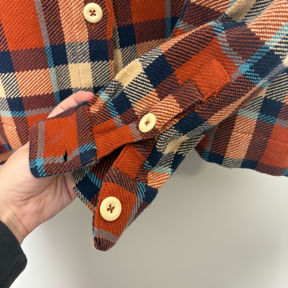 Faherty Surf Flannel Overshirt in Hunter Plaid - Picture 7 of 7